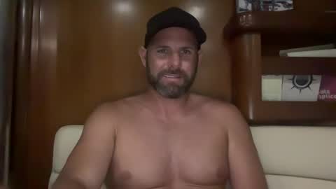 Snapshot of ransguy chatting on February 8, 9:35 am ransguy online show from February 8, 9:35 am