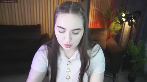 Snapshot of rapunzelangel chatting on June 2, 5:53 am rapunzelangel online show from June 2, 5:53 am