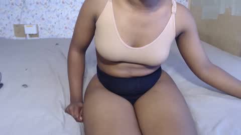 rarepetite online show from December 15, 7:12 am