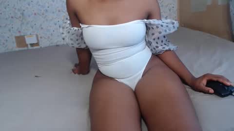 rarepetite online show from December 16, 8:08 am