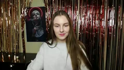 raspberry0101 online show from December 10, 6:49 pm