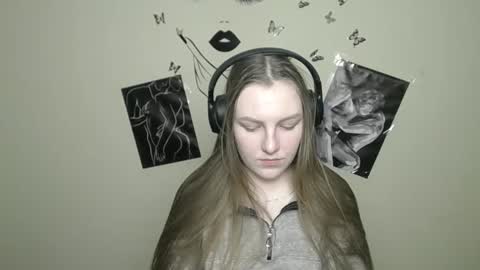 raspberry0101 online show from January 18, 5:15 pm