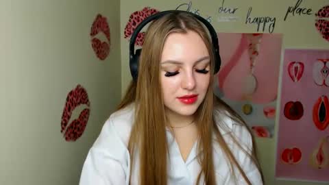 raspberry0101 online show from September 14, 7:40 am