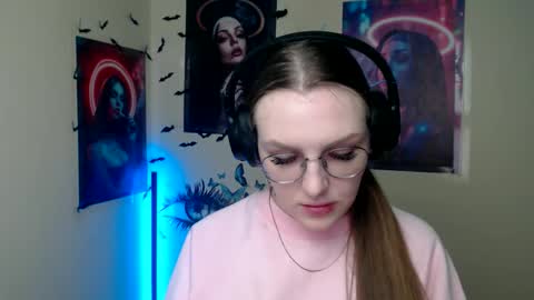 raspberry0101 online show from December 14, 1:16 pm