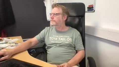 Raunchy me online show from November 28, 1:36 pm