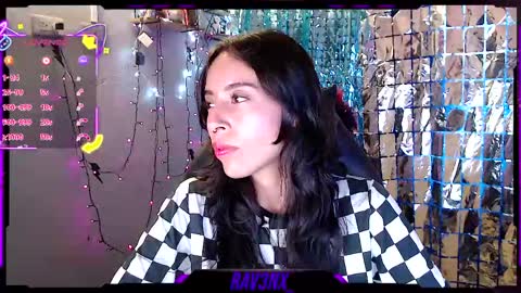 Snapshot of rav3nx_ chatting on May 12, 10:51 pm online show from May 12, 10:51 pm
