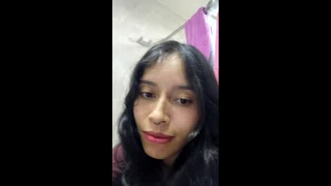 Snapshot of rav3nx_ chatting on June 1, 8:32 pm online show from June 1, 8:32 pm