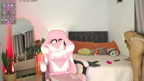 Snapshot of raven06_ chatting on October 30, 12:01 am Raven online show from October 30, 12:01 am