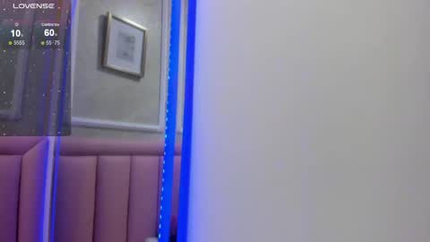 Snapshot of raven_loove chatting on April 23, 6:10 pm raven_loove online show from April 23, 6:10 pm