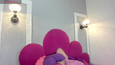Snapshot of raven_loove chatting on May 26, 8:16 pm raven_loove online show from May 26, 8:16 pm