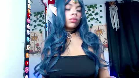 Snapshot of raven_luv chatting on October 10, 1:26 am raven  online show from October 10, 1:26 am