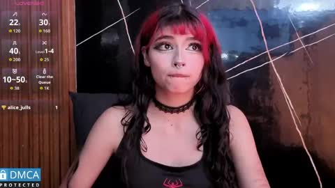 raven_rox_ online show from April 13, 7:08 pm