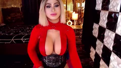 Snapshot of ravenmystiquex chatting on April 9, 5:07 pm ravenmystiquex online show from April 9, 5:07 pm