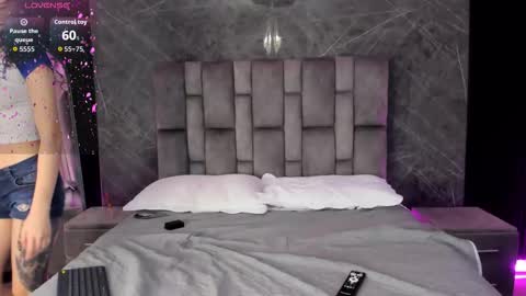 Snapshot of ravensinferno chatting on October 30, 7:47 pm ravensinferno online show from October 30, 7:47 pm