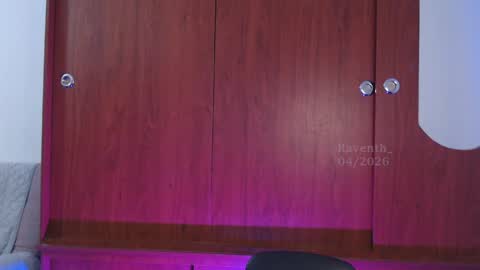 raventh_ online show from April 15, 12:01 pm