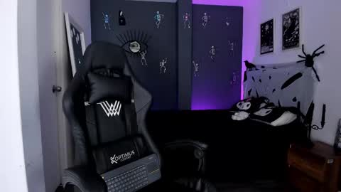 Raven Witch online show from October 10, 8:30 pm