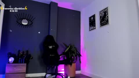 Raven Witch online show from April 16, 9:39 pm