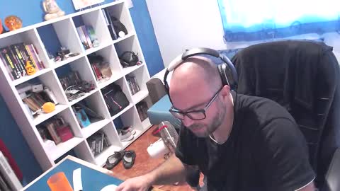 ravingr3d3 online show from October 20, 9:32 am