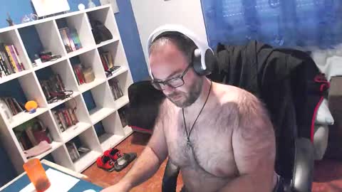 ravingr3d3 online show from November 24, 2:39 pm