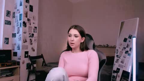 Alia Mereyn online show from October 6, 11:40 am
