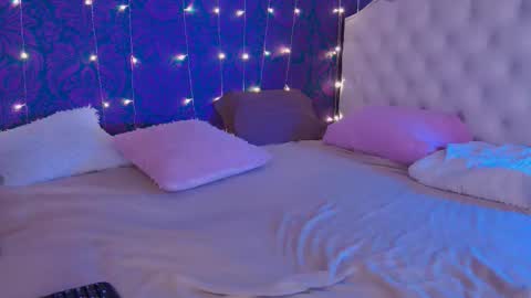 Snapshot of rawdare chatting on November 15, 4:36 pm Lillian online show from November 15, 4:36 pm