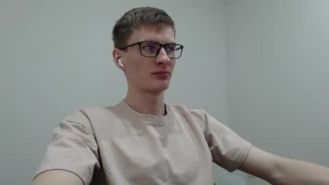 Snapshot of ray_booy chatting on July 12, 9:44 am Ray Booy online show from July 12, 9:44 am