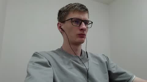Snapshot of ray_booy chatting on July 21, 9:00 am Ray Booy online show from July 21, 9:00 am