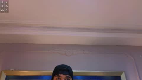 Snapshot of ray_coopers chatting on November 5, 2:11 am Ray Coopers online show from November 5, 2:11 am