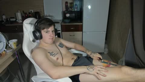 Snapshot of ray_hill chatting on December 5, 5:59 am Ray online show from December 5, 5:59 am