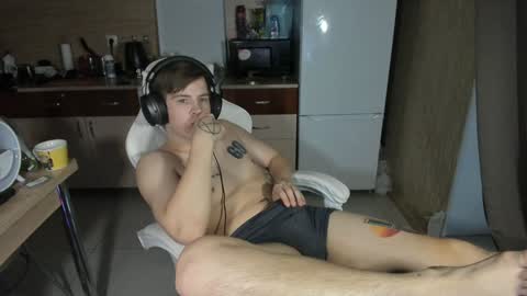 Snapshot of ray_hill chatting on December 6, 7:54 am Ray online show from December 6, 7:54 am