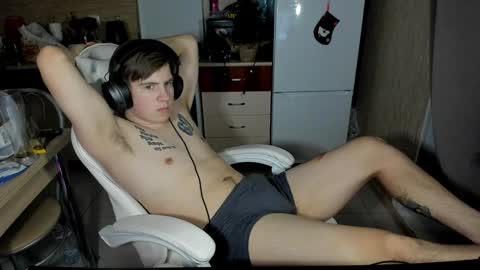 Snapshot of ray_hill chatting on December 21, 11:45 pm Ray online show from December 21, 11:45 pm