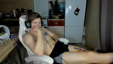 Snapshot of ray_hill chatting on December 30, 4:29 pm Ray online show from December 30, 4:29 pm