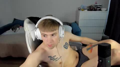 Snapshot of ray_hill chatting on October 1, 2:01 pm Ray online show from October 1, 2:01 pm