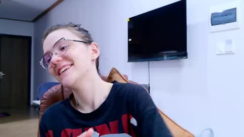 Ray-Ray online show from January 17, 3:33 am