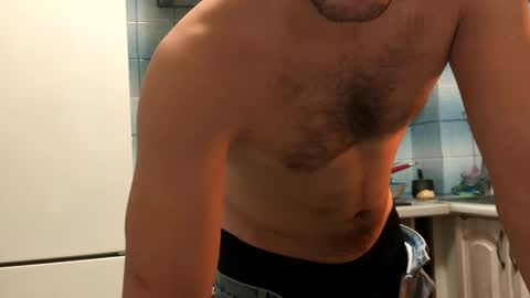 Snapshot of rayan_master chatting on December 18, 10:57 pm rayan_master online show from December 18, 10:57 pm