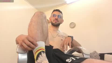 Snapshot of rayan_ortiz chatting on November 19, 3:50 am rayan_ortiz online show from November 19, 3:50 am