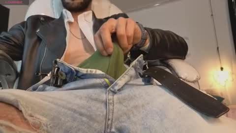 Snapshot of rayan_ortiz chatting on November 26, 4:13 am rayan_ortiz online show from November 26, 4:13 am