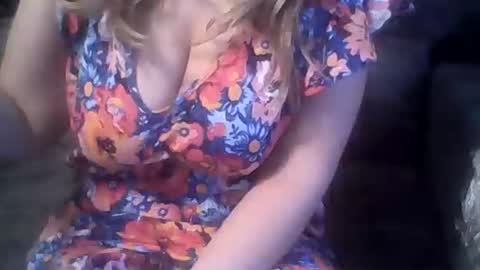 rayday_ online show from October 14, 8:04 am