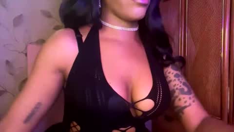 Snapshot of rayemillian chatting on April 29, 7:20 pm Raye Millian online show from April 29, 7:20 pm