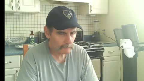 Snapshot of raylene4u2 chatting on April 19, 7:05 pm Ray online show from April 19, 7:05 pm