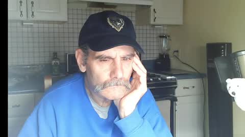 Snapshot of raylene4u2 chatting on April 20, 9:01 am Ray online show from April 20, 9:01 am