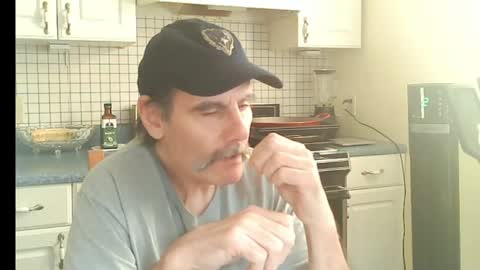 Snapshot of raylene4u2 chatting on April 23, 7:38 pm Ray online show from April 23, 7:38 pm