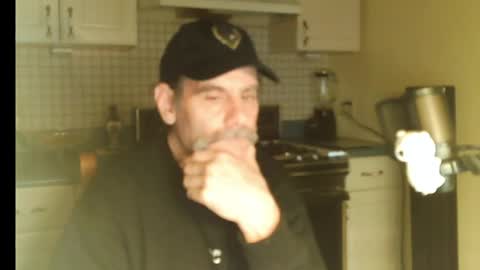 Snapshot of raylene4u2 chatting on April 27, 5:49 am Ray online show from April 27, 5:49 am