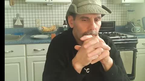 Snapshot of raylene4u2 chatting on May 4, 6:59 pm Ray online show from May 4, 6:59 pm