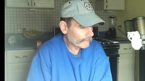 Snapshot of raylene4u2 chatting on May 17, 8:12 am Ray online show from May 17, 8:12 am