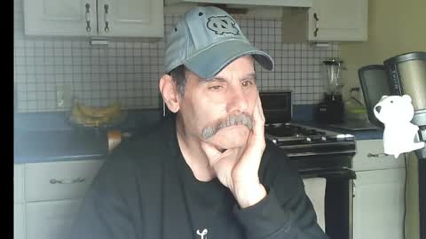 Snapshot of raylene4u2 chatting on May 26, 6:42 am Ray online show from May 26, 6:42 am
