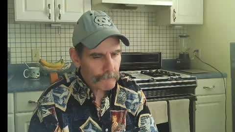 Snapshot of raylene4u2 chatting on May 31, 6:42 pm Ray online show from May 31, 6:42 pm