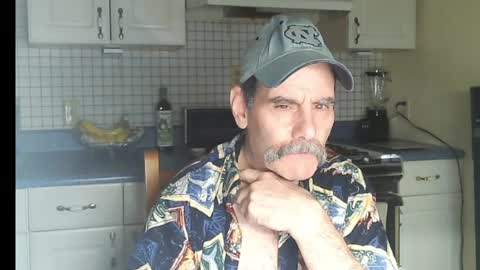 Snapshot of raylene4u2 chatting on June 1, 6:48 am Ray online show from June 1, 6:48 am