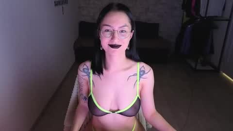 Snapshot of raylsjulie chatting on October 25, 10:01 am see u next time 0300 UTC 0 online show from October 25, 10:01 am