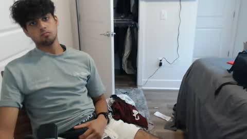 raymondg8596 online show from September 16, 6:31 pm